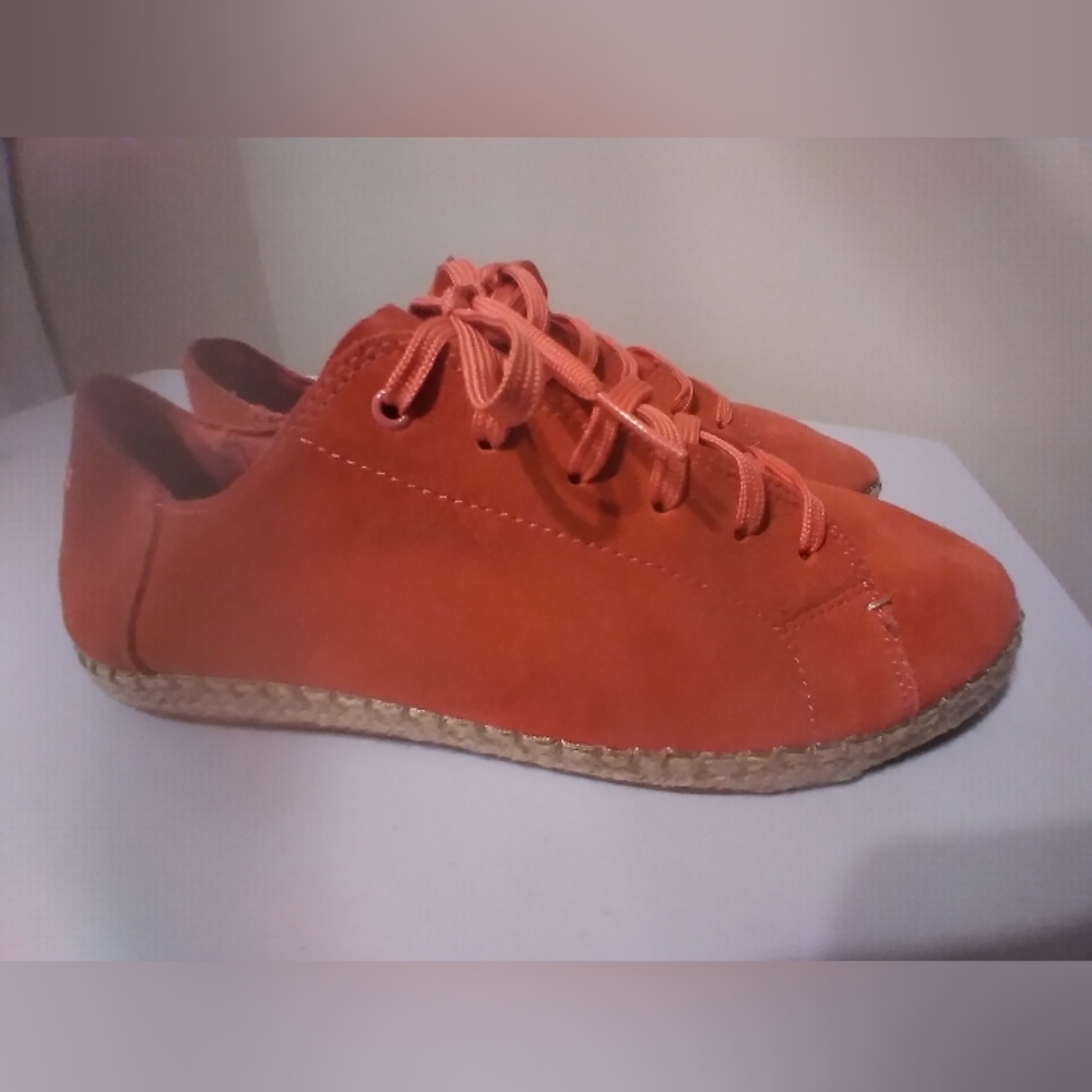 Toms Lena Hibiscus Suede‎ Lace Up Shoes Coral Travel Vacation Cruise Festival